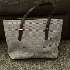 NWOT Burberry satchel shoulder bag no callouts. Navy & grey